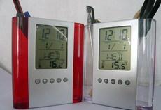 透明多功能筆筒萬年歷時鐘 創意辦公用品的新寵